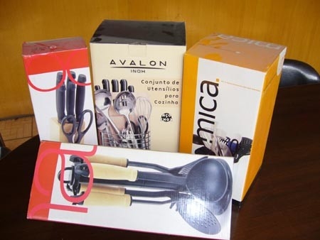 คุณภาพ  Customizable Rectangular Cardboard Express Shipping Box โรงงาน